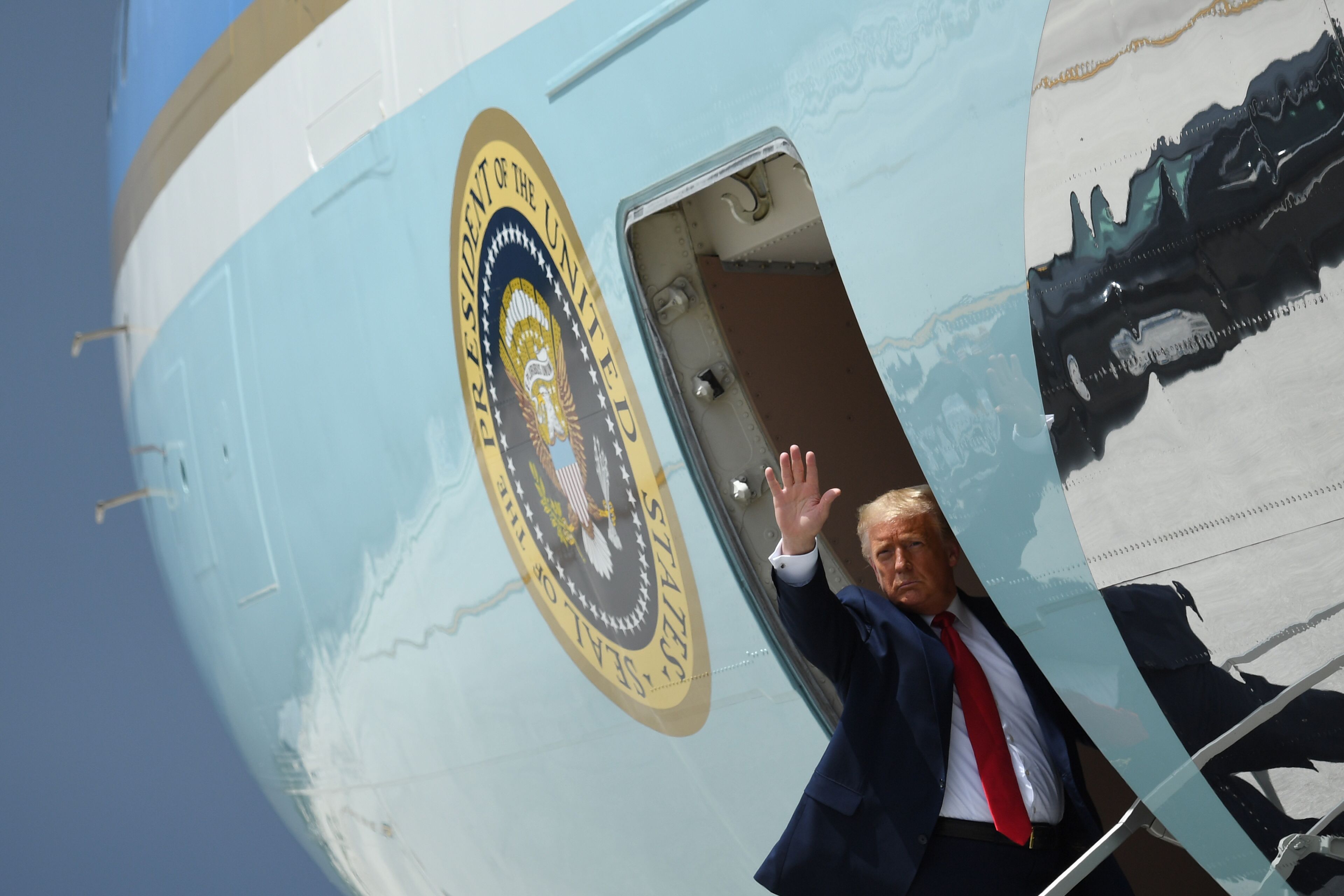 El presidente Donald Trump visitó Miami, Florida, en donde habló sobre una propuesta migratoria. (Foto Prensa Libre: AFP)