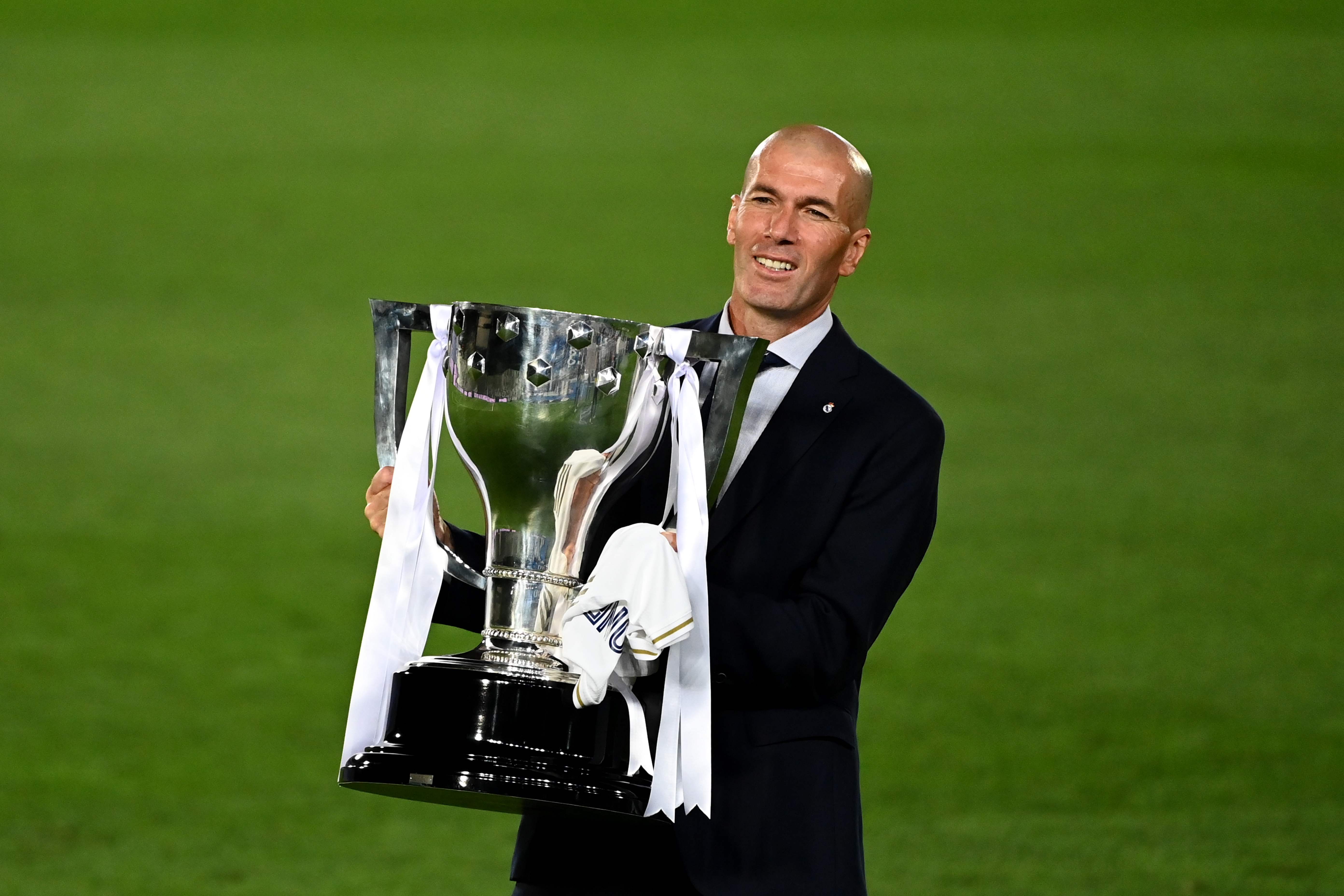Zinedine Zidane celebró su segundo título de Liga con el Real Madrid. (Foto Prensa Libre: AFP)