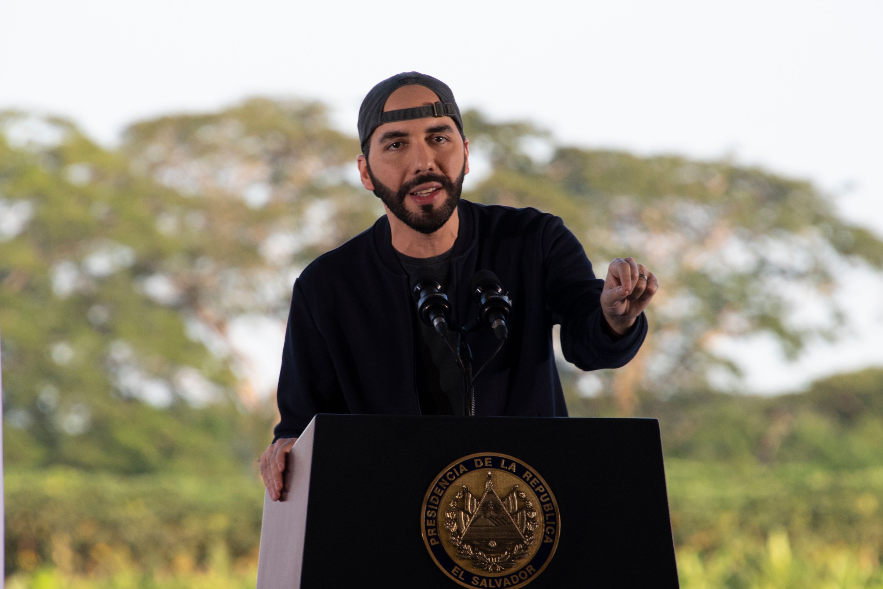 Nayib Bukele confirmó que El Salvador avanzará a la segunda etapa de su reactivación económica el próximo 21 de julio. (Foto Prensa Libre: Agence France-Presse)
