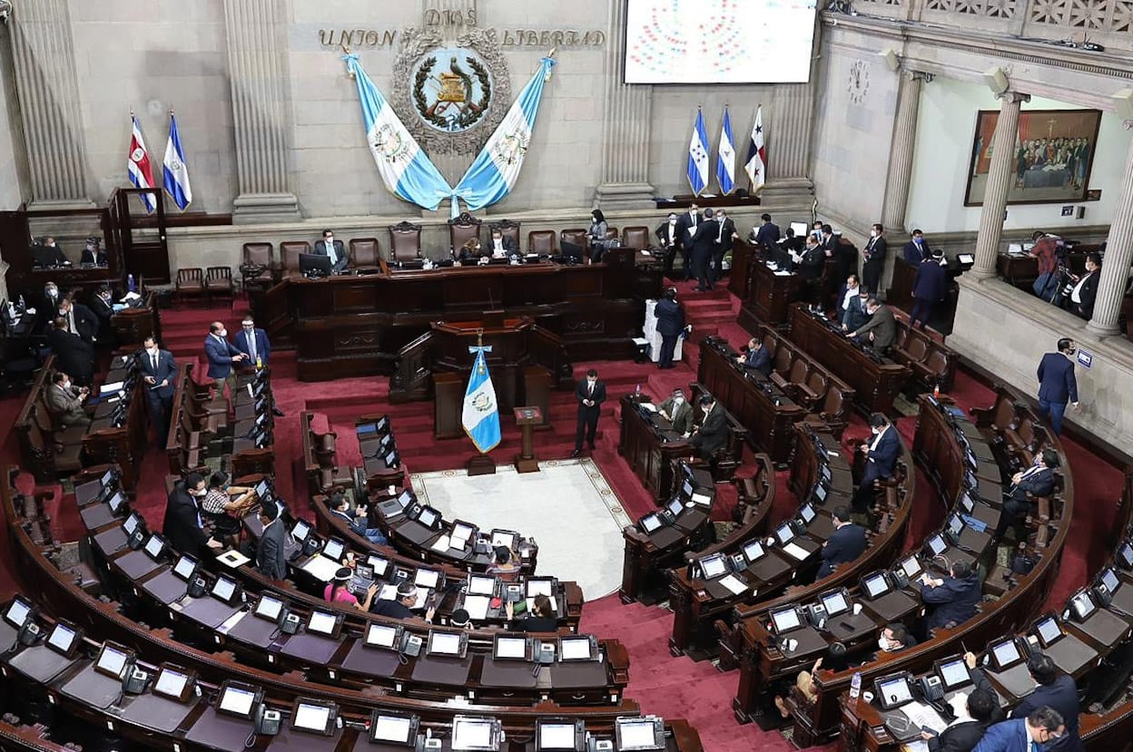 Cerca de 100 diputados estuvieron ausentes en la sesión extraordinaria de este 31 de julio. (Foto Prensa Libre: Congreso)