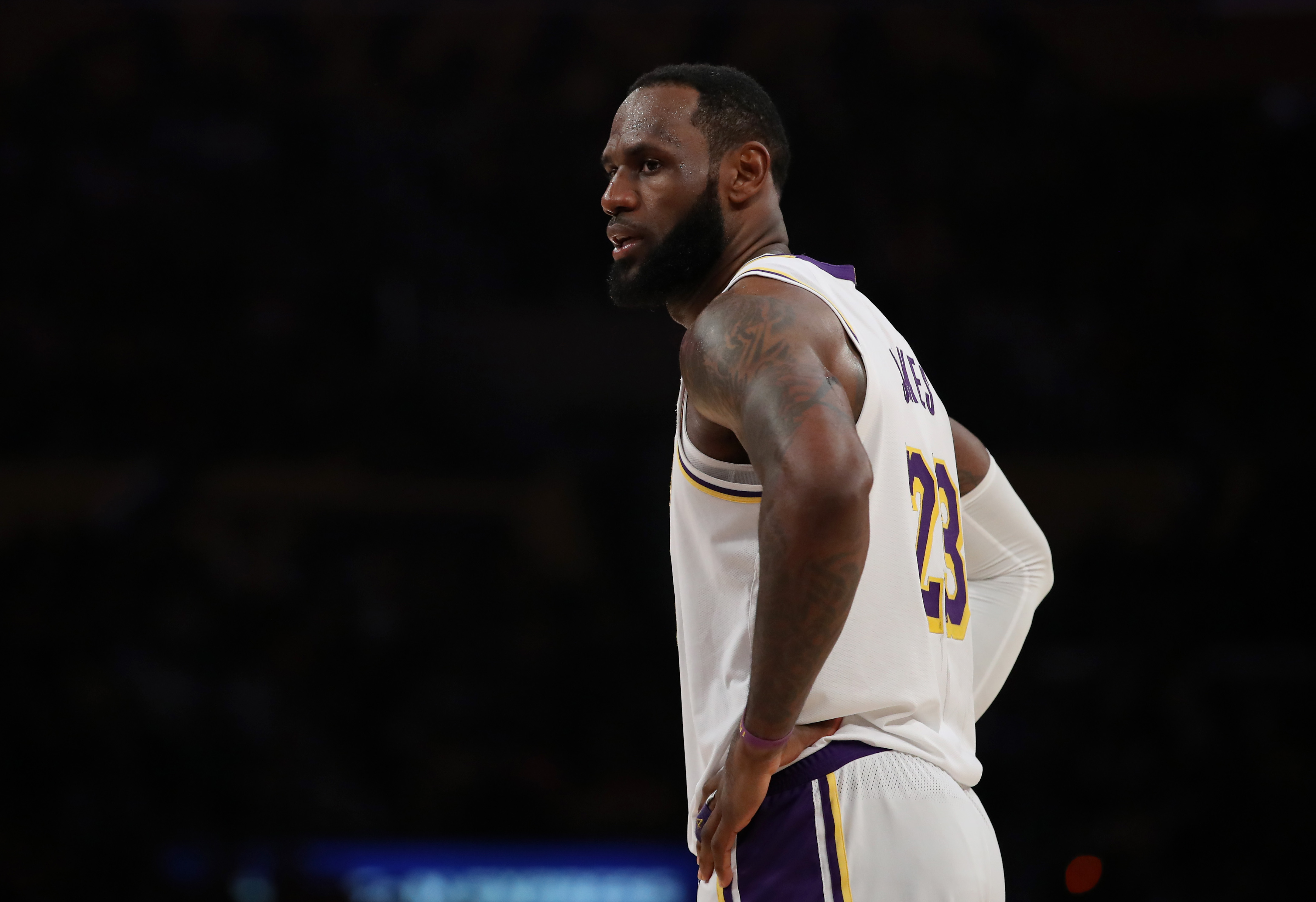 La estrella de los Lakers piensa que un mensaje de justicia social no suena con su misión. Foto Prensa Libre: AFP