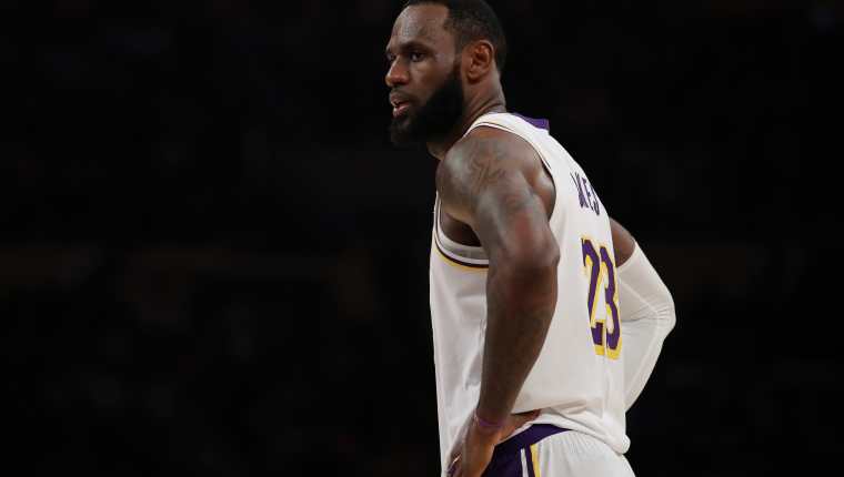 La estrella de los Lakers piensa que un mensaje de justicia social no suena con su misión. Foto Prensa Libre: AFP
