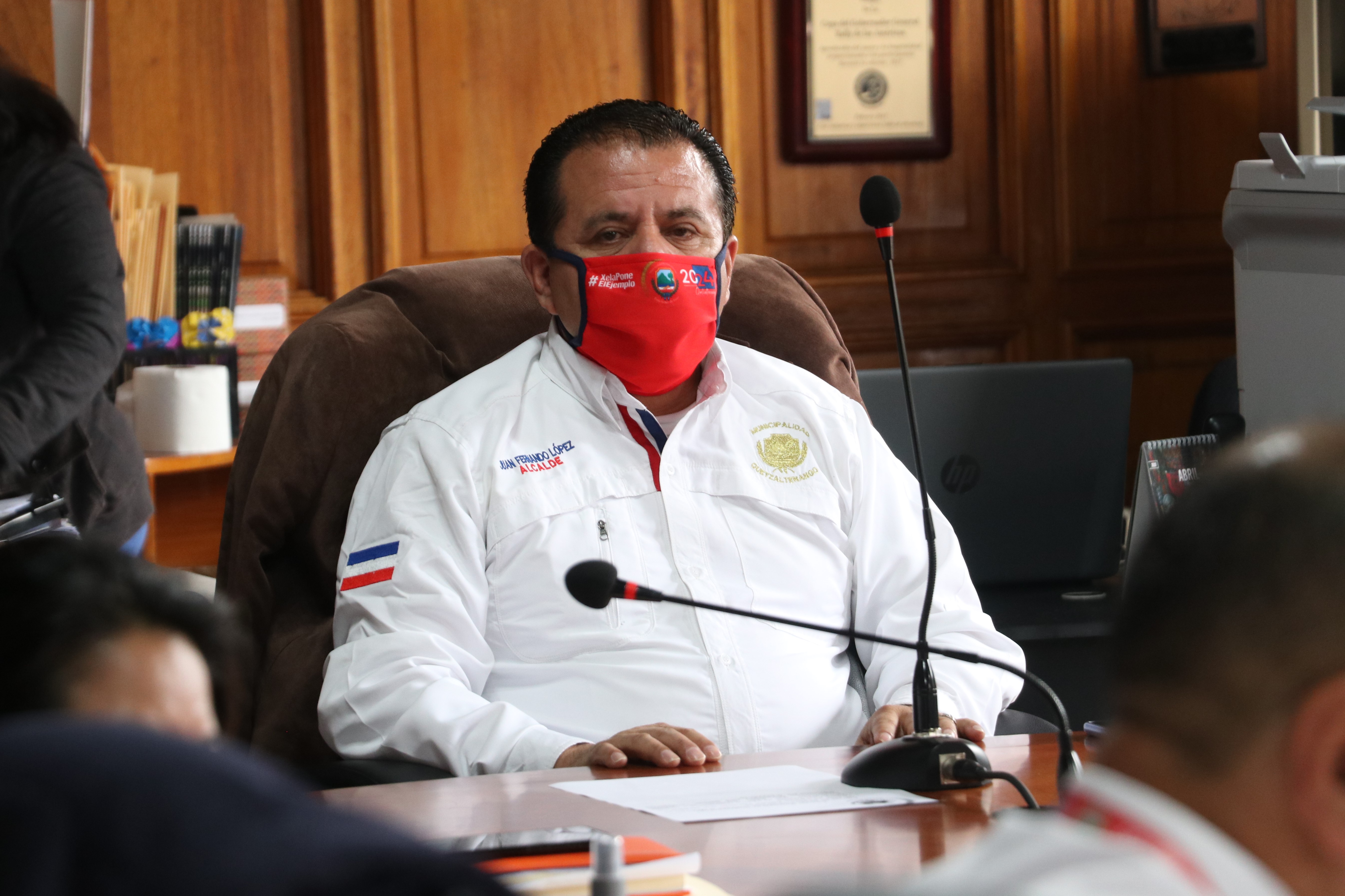 Juan Fernando López, alcalde de Quetzaltenango, indicó que le han dedicado el mayor tiempo y trabajo de estos seis meses en temas del coronavirus. (Foto Prensa Libre: Raúl Juárez)