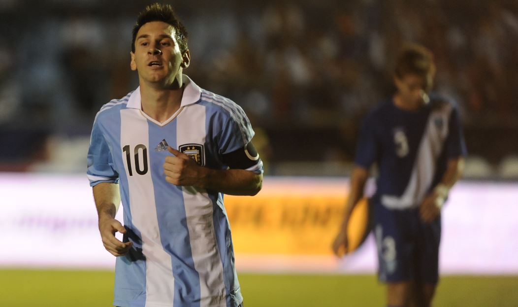 Lionel Messi celebró tres goles contra Guatemala. (Foto Prensa Libre: Hemeroteca PL)