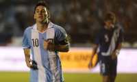 Lionel Messi celebró tres goles contra Guatemala. (Foto Prensa Libre: Hemeroteca PL)