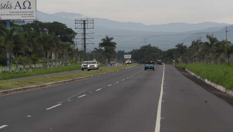 CONVIA había sido la adjudicada para el proceso de rehabilitación, administración, operación, mantenimiento y obras complementarias de la Autopista Escuintla - Puerto Quetzal. (Foto Prensa Libre: Hemeroteca PL)