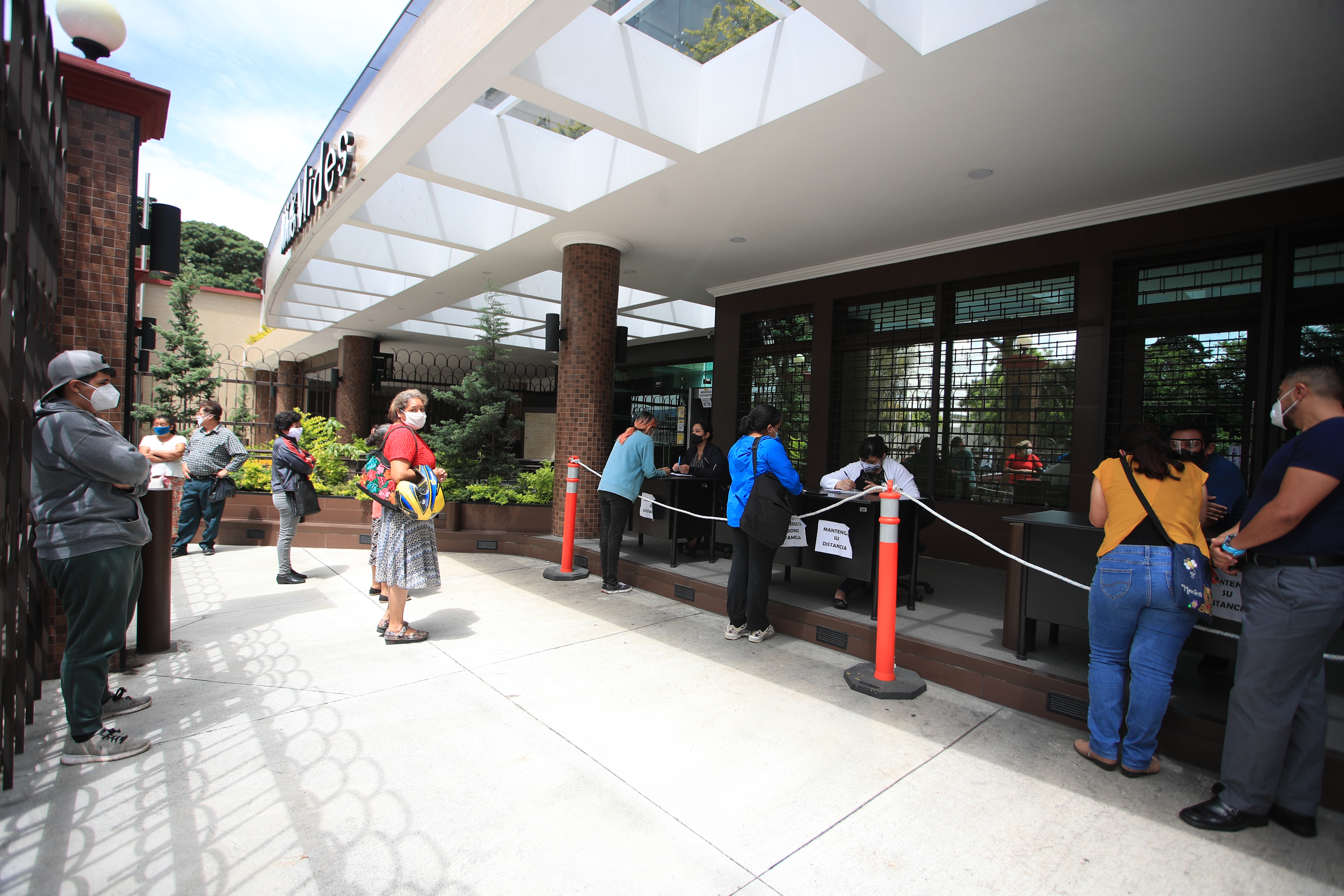 Las autoridades reconocieron atrasos en el pago del segundo ciclo del Bono Familia y esta semana se estaría reactivando. (Foto Prensa Libre: Carlos Hernández)