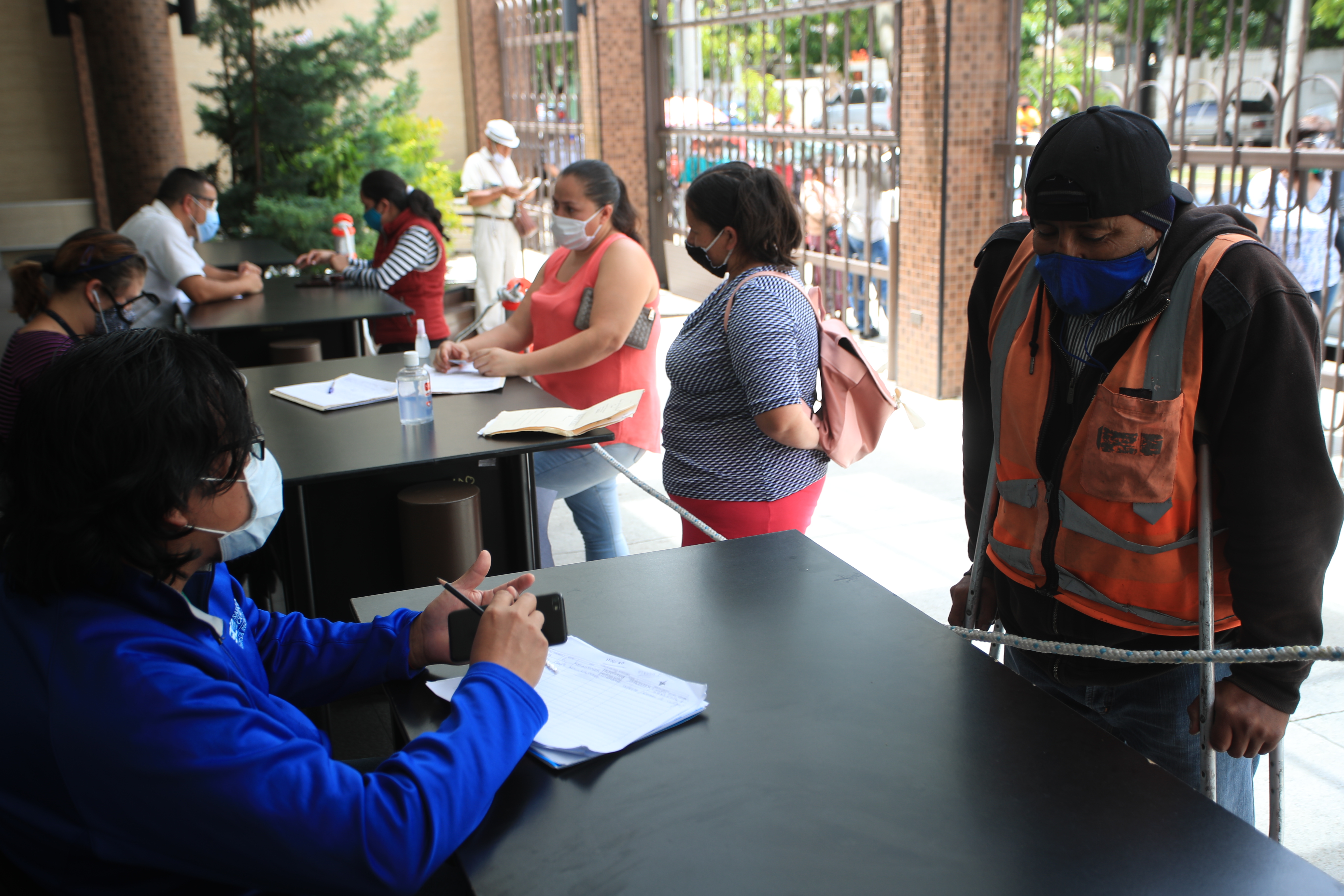 Más de dos millones de beneficiario se inscribieron al Bono Familia. (Foto Prensa Libre: Carlos Hernández Ovalle)