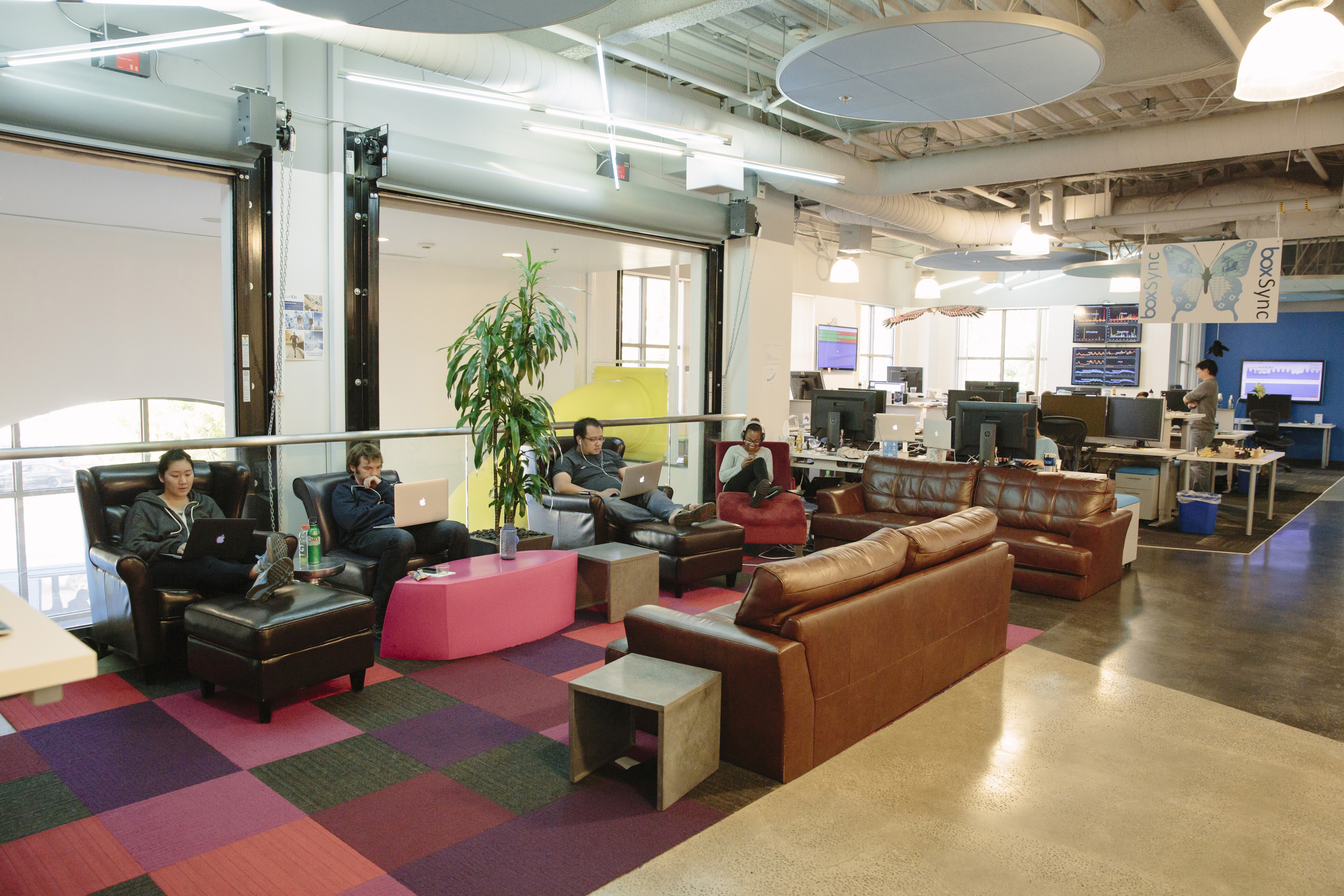 Empleados en Box en Los Altos, California, el 16 de abril de 2015. (Foto Prensa Libre: Matt Edge/The New York Times)