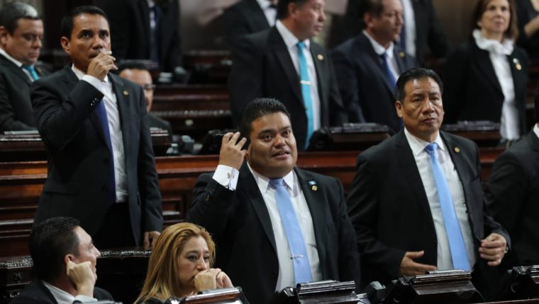 Allan Rodríguez (centro), presidente de la junta directiva del Congreso. (Foto: Hemeroteca PL)