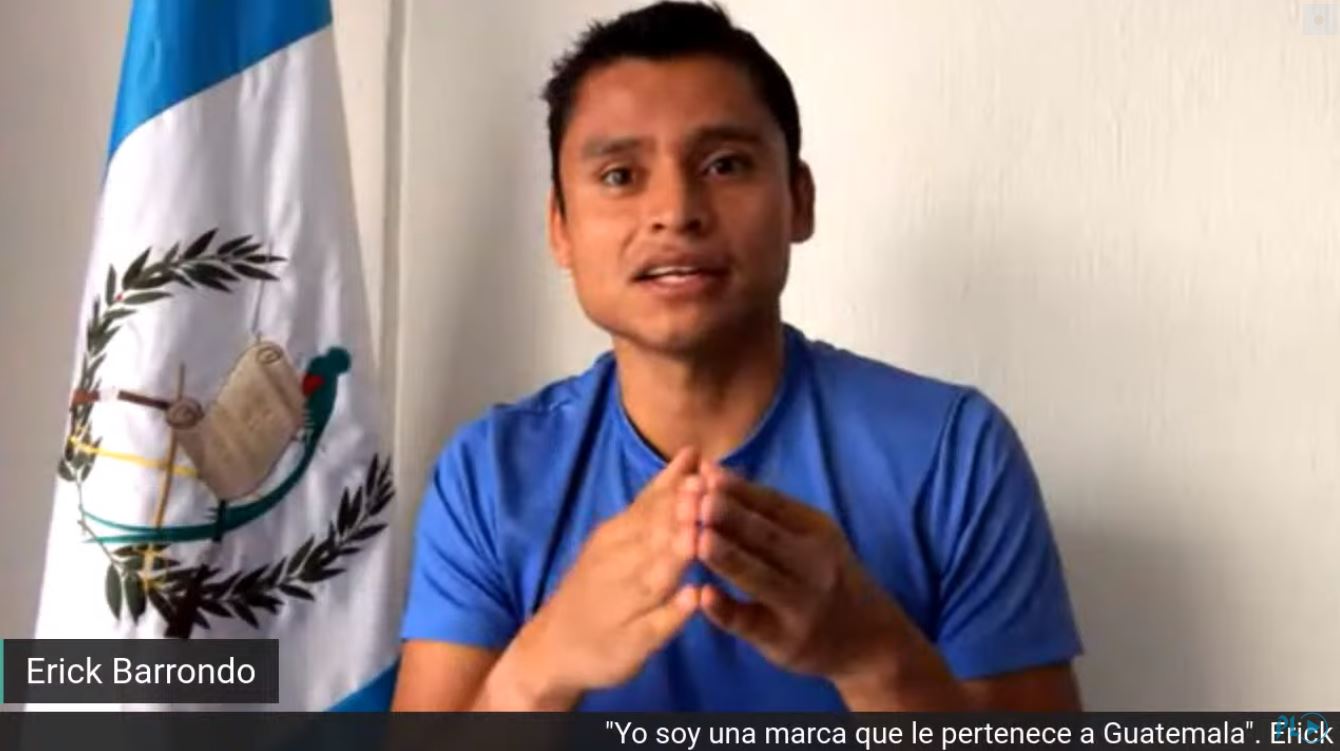 Érick Barrondo cuenta su experiencia como deportista y ahora como empresario. (Foto Prensa Libre: captura de pantalla webinar Hablemos de dinero)