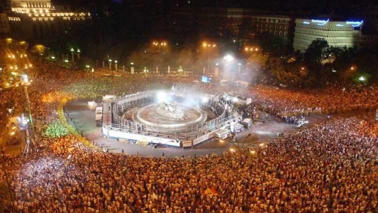 Por cada título conseguido, los aficionados del Real Madrid suelen celebrar en la plaza de Cibeles. (Foto Prensa Libre: Hemeroteca PL)