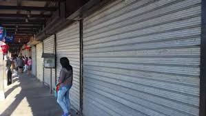 Ciertos comercios, empresas, hoteles y restaurantes estado cerrados u operado con restricciones. (Foto, Prensa Libre: Hemeroteca PL).