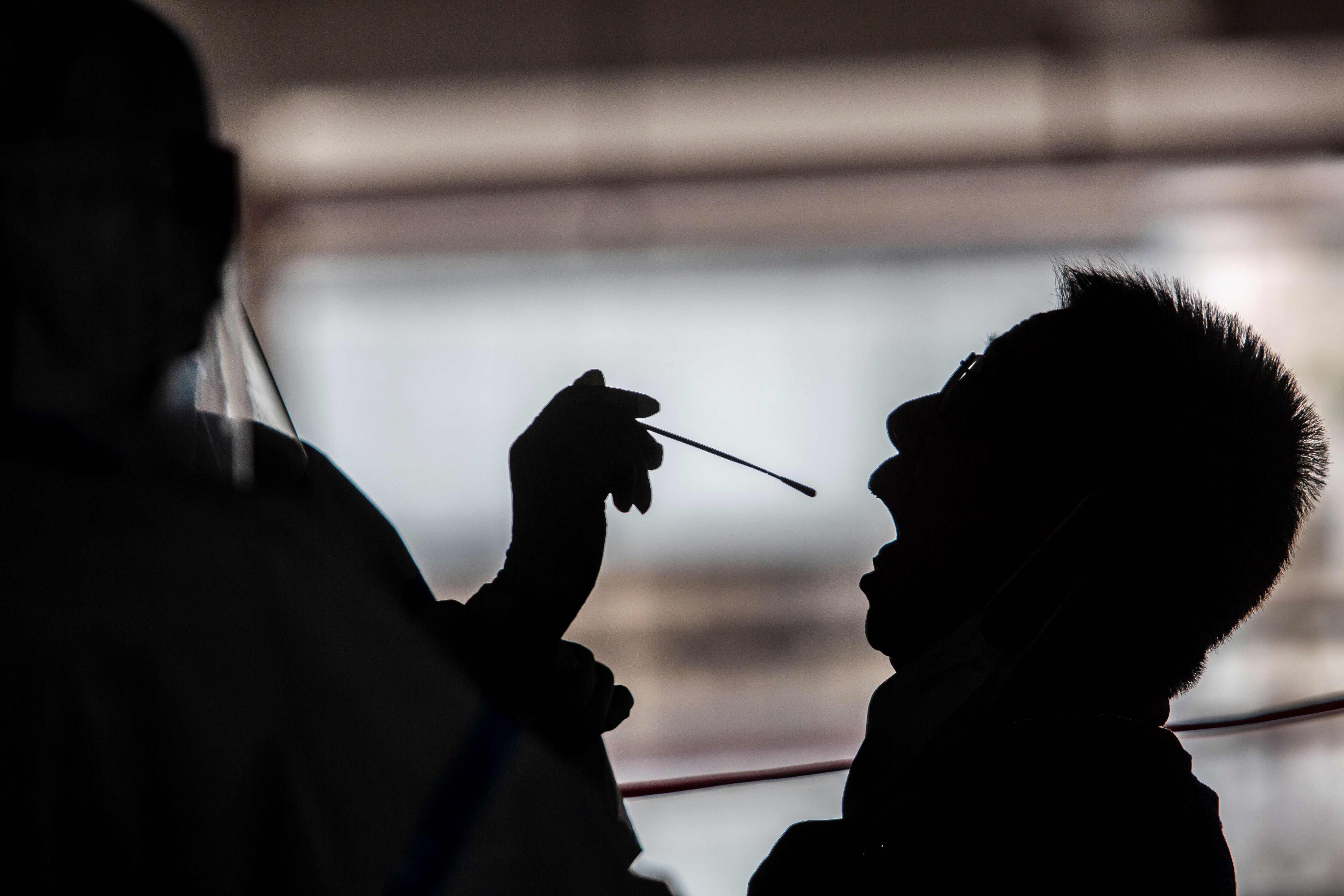 El rebrote de coronavirus en Xinjiang causa alarma en China. (Foto Prensa Libre: AFP)