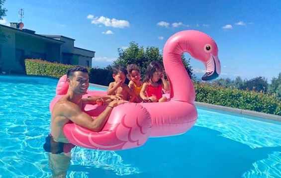 Cristiano Ronaldo disfrutó de un domingo en familia. (Foto Prensa Libre: Instagram)