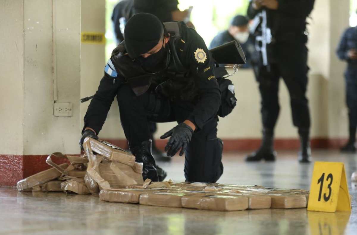 Guatemala decomisa 335 kilos de cocaína en embarcación procedente de Ecuador