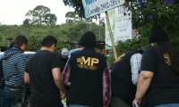 Las autoridades efectúan allanamientos en un caso de extorsión. Foto Prensa Libre: MP. . 