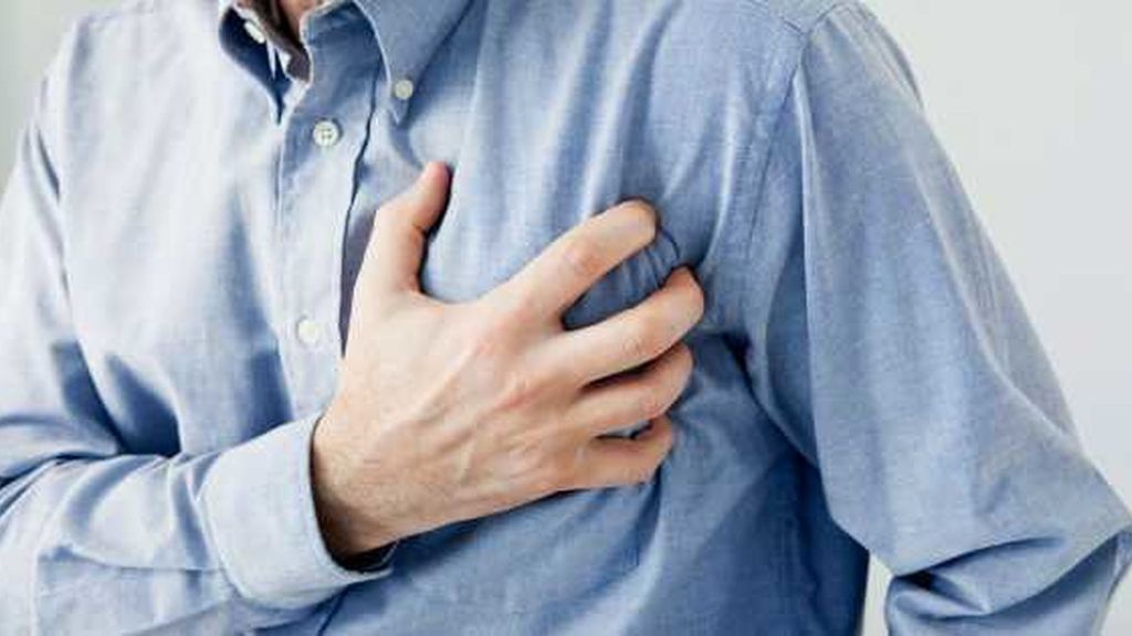 Según los investigadores, el estrés que provoca la infección de la gripe en el cuerpo puede aumentar el riesgo de sufrir un ataque cardíaco o un derrame cerebral. (Foto Prensa Libre: Heremoteca PL)