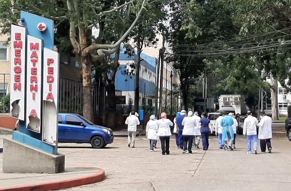 Médicos que han estado en la primera línea de batalla al coronavirus han demandado mejor respuesta del Gobierno. (Foto Prensa Libre: Hemeroteca PL)