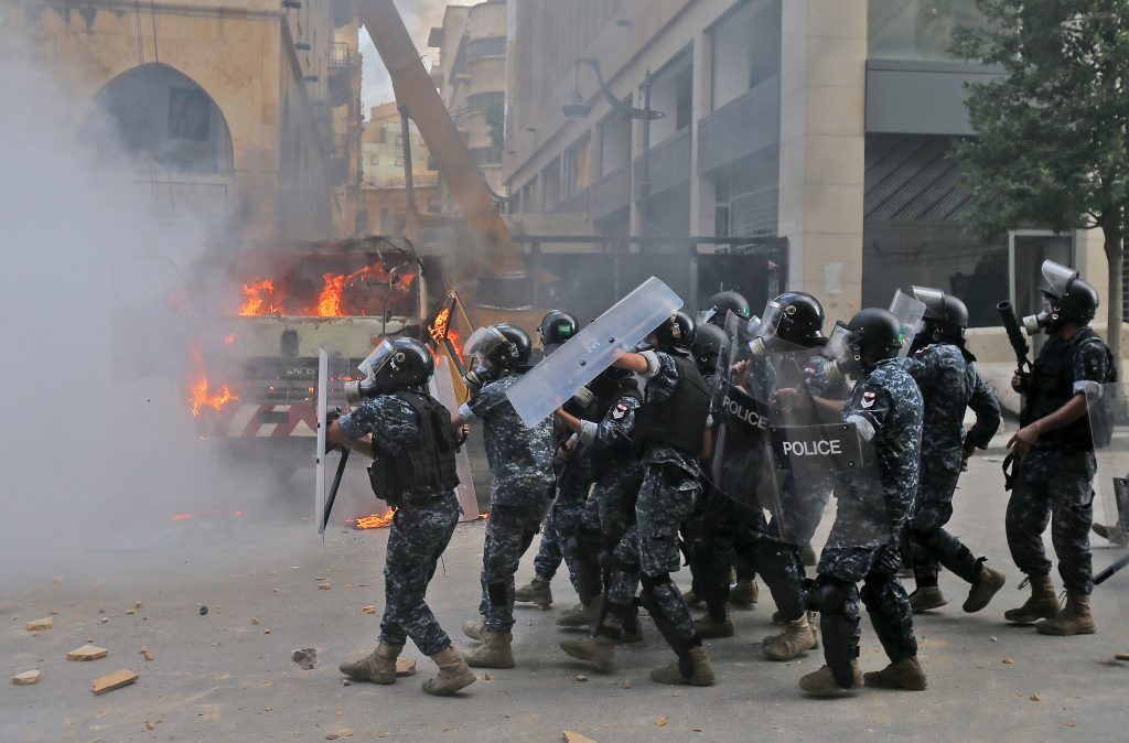 Las fuerzas libanesas se enfrentaron a los manifestantes. (Foto Prensa Libre: AFP)