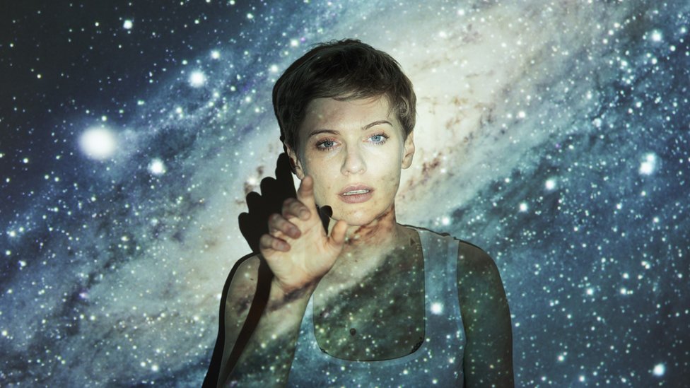 Preguntarnos qué es "vida", nos lleva a profundas cuestiones existenciales.
FOTO Getty