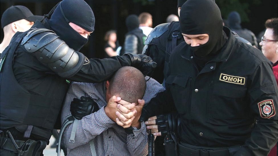 En Bielorrusia se han desatado protestas masivas desde la reelección del presidente Lukashenko. (Foto Prensa Libre: Getty Images)