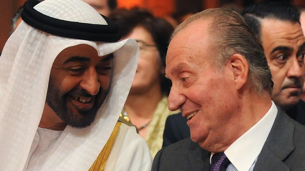 Juan Carlos I mantiene una buena amistad con el gobernante de Abu Dabi y de facto de los EUA, Mohamed bin Zayed al Nahyan. (Foto Prensa Libre: Getty Images)