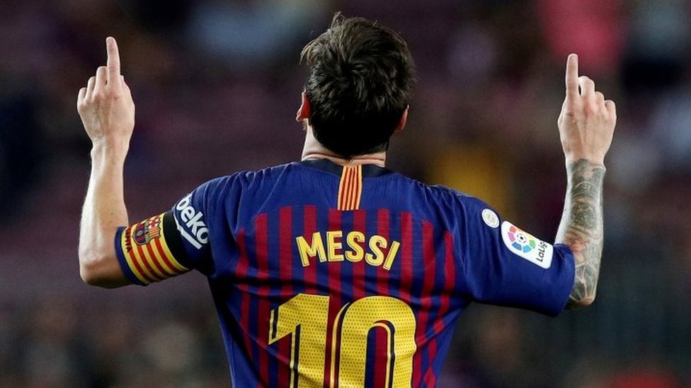 Los goles de Messi en el Barcelona fueron cientos y casi siempre los festejaba apuntando al cielo.
