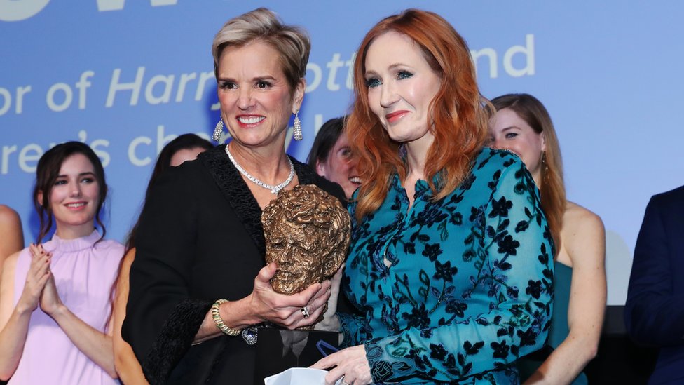 Kerry Kennedy le entregó el premio a JK Rowling en diciembre del año pasado.