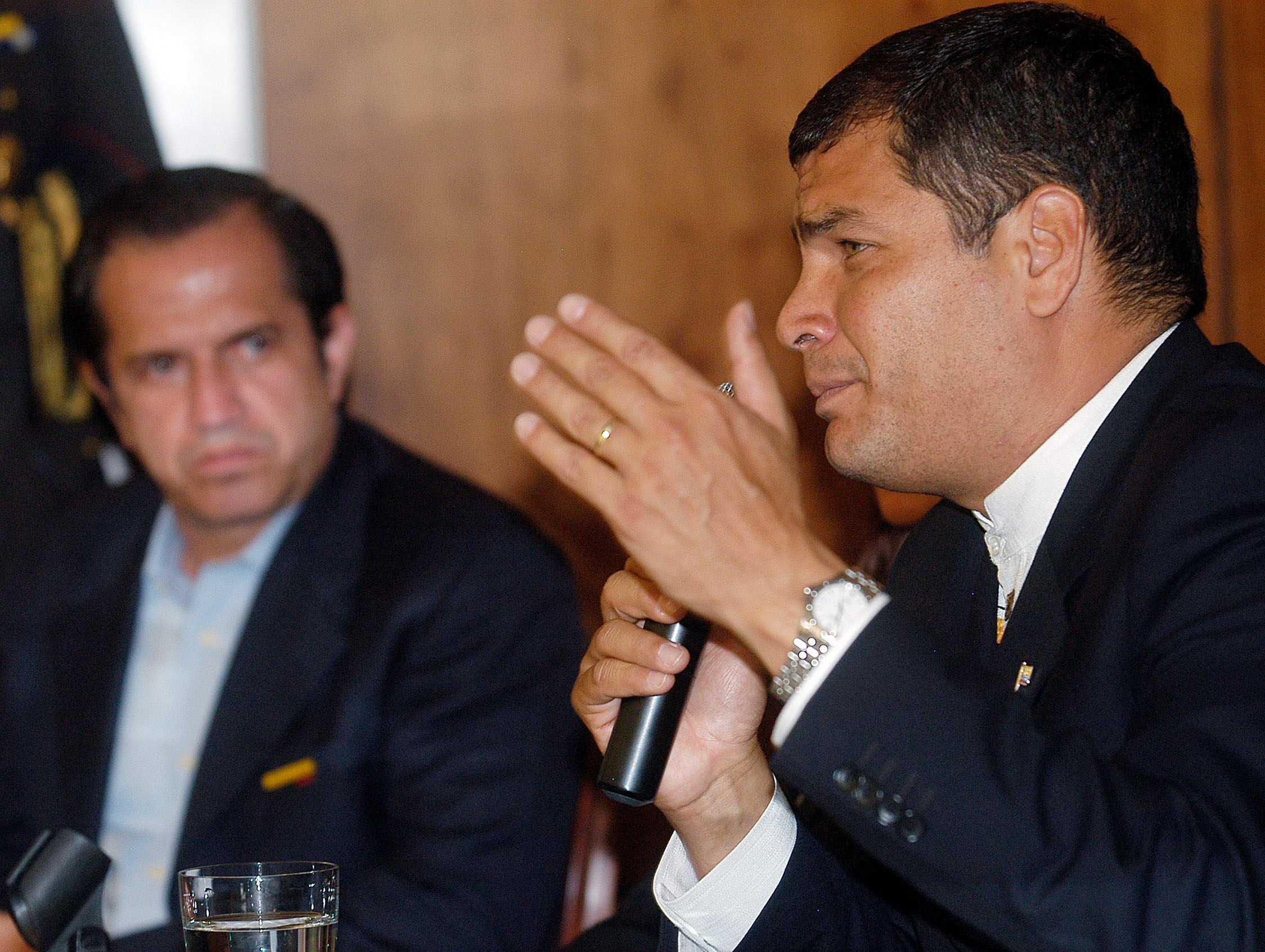 Fotografía del 18 de julio de 2007 que muestra al expresidente de Ecuador, Rafael Correa, quien anunció este 18 de agosto de 2020 que aspirará a la vicepresidencia de su país en las elecciones de 2021. (Foto Prensa Libre: EFE)