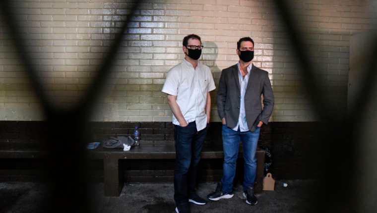 Luis Enrique Martinelli (izq) y Ricardo Martinelli Jr. guardan prisión en el país. (Foto Prensa Libre: AFP)