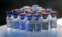 Muestras de la vacuna contra el coronavirus desarrollada por Rusia. (Foto Prensa Libre: AFP)