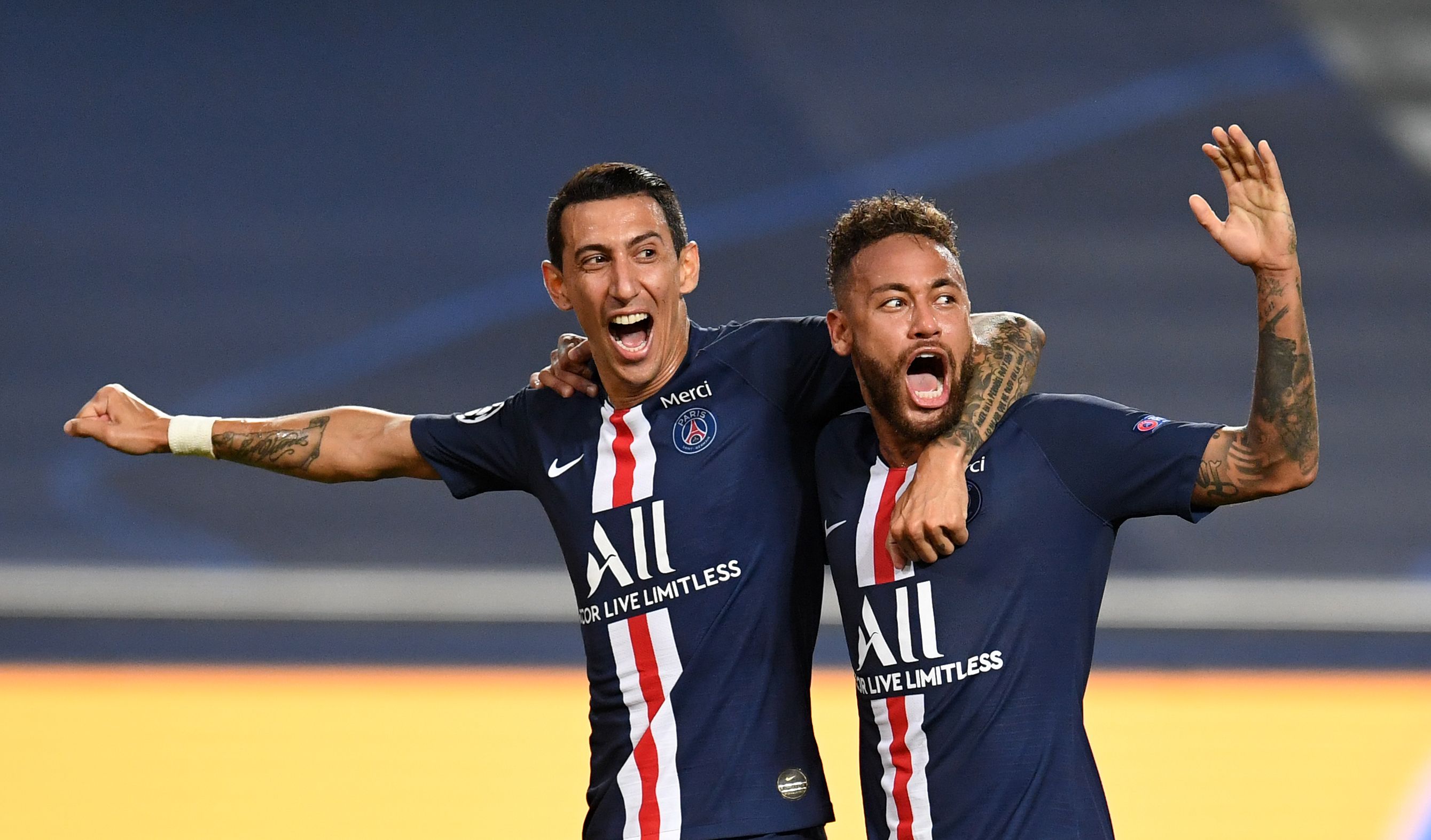 El Paris Saint Germain  anunció que tres de sus jugadores dieron positivo al coronavirus y medios aseguran que son Neymar, Ángel Di María  y Paredes. (Foto Prensa Libre: AFP)