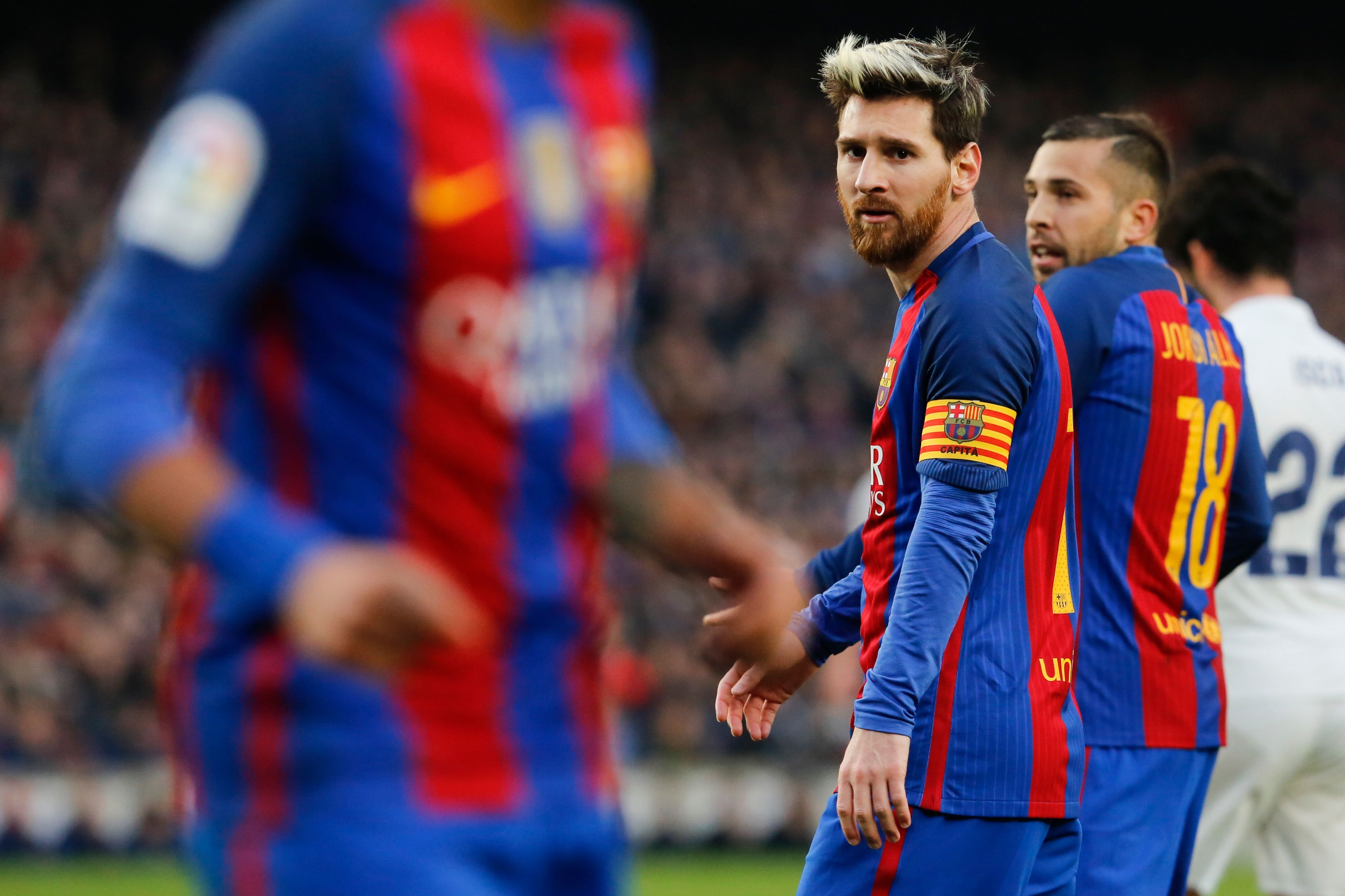 El futbolista argentino, Lionel Messi, notificó al FC Barcelona que se retiraba del club. (Foto Prensa Libre: AFP)