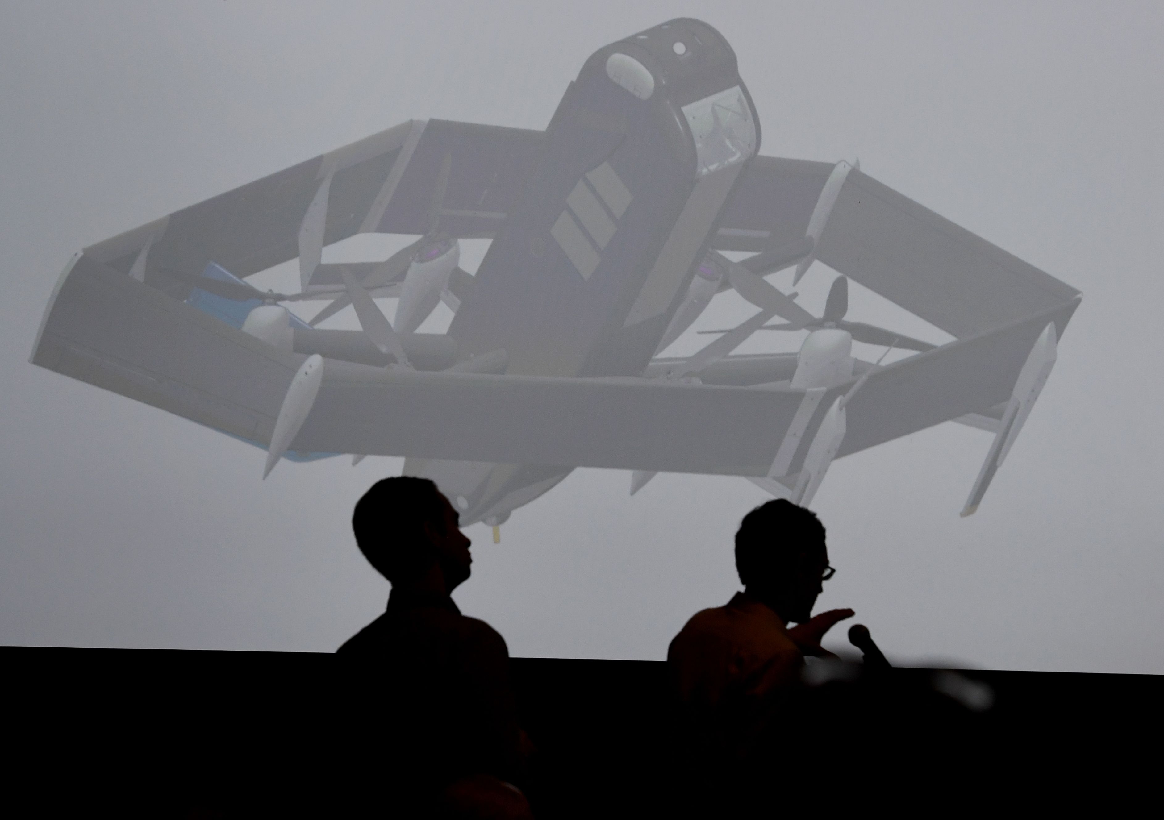 Amazon ya cuenta con autorización del Gobierno de Estados Unidos para hacer entregas mediante drones. (Foto Prensa Libre: AFP)