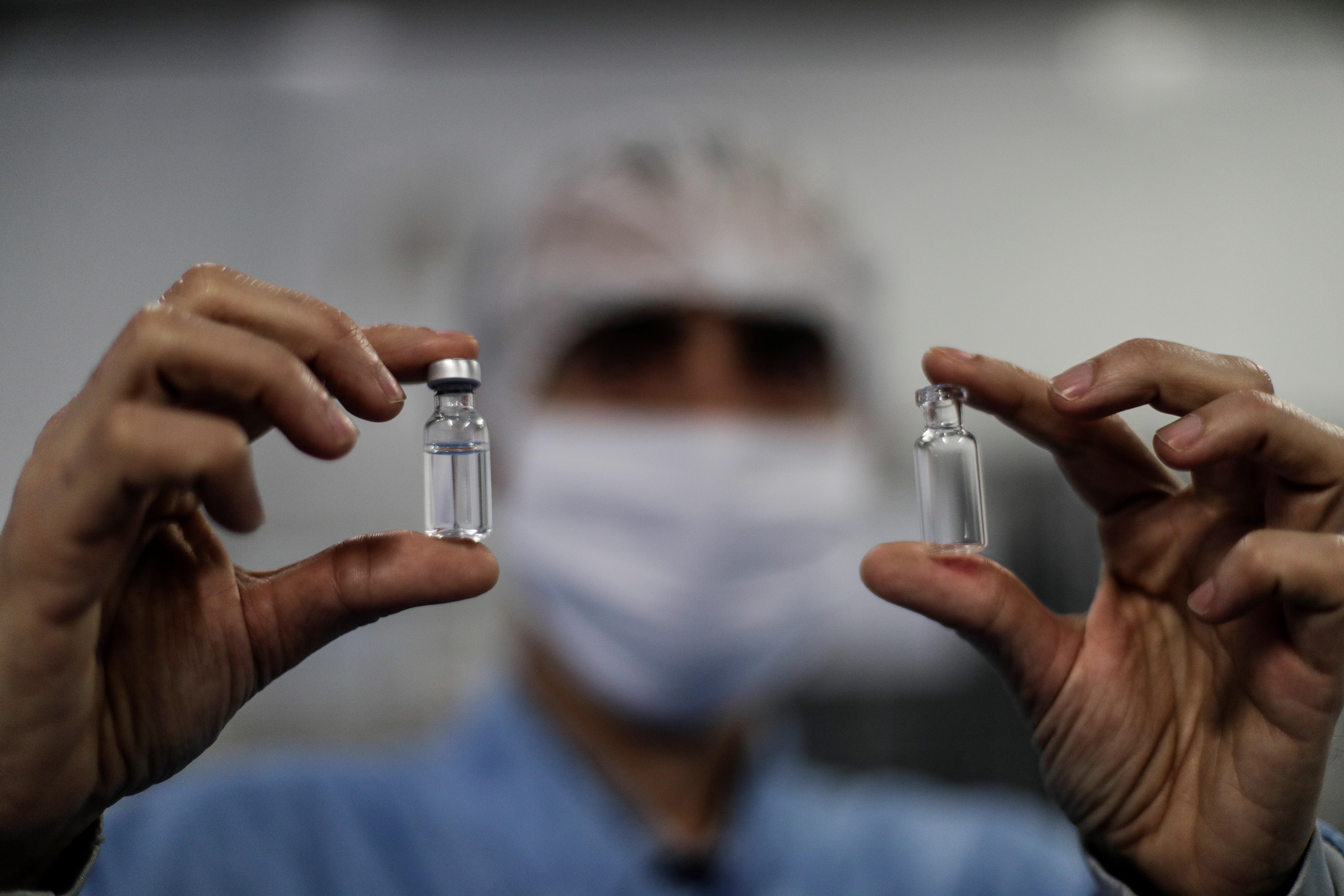 Científicos de todo el mundo trabajan para conseguir una vacuna efectiva contra el coronavirus.  (Foto Prensa Libre: EFE)