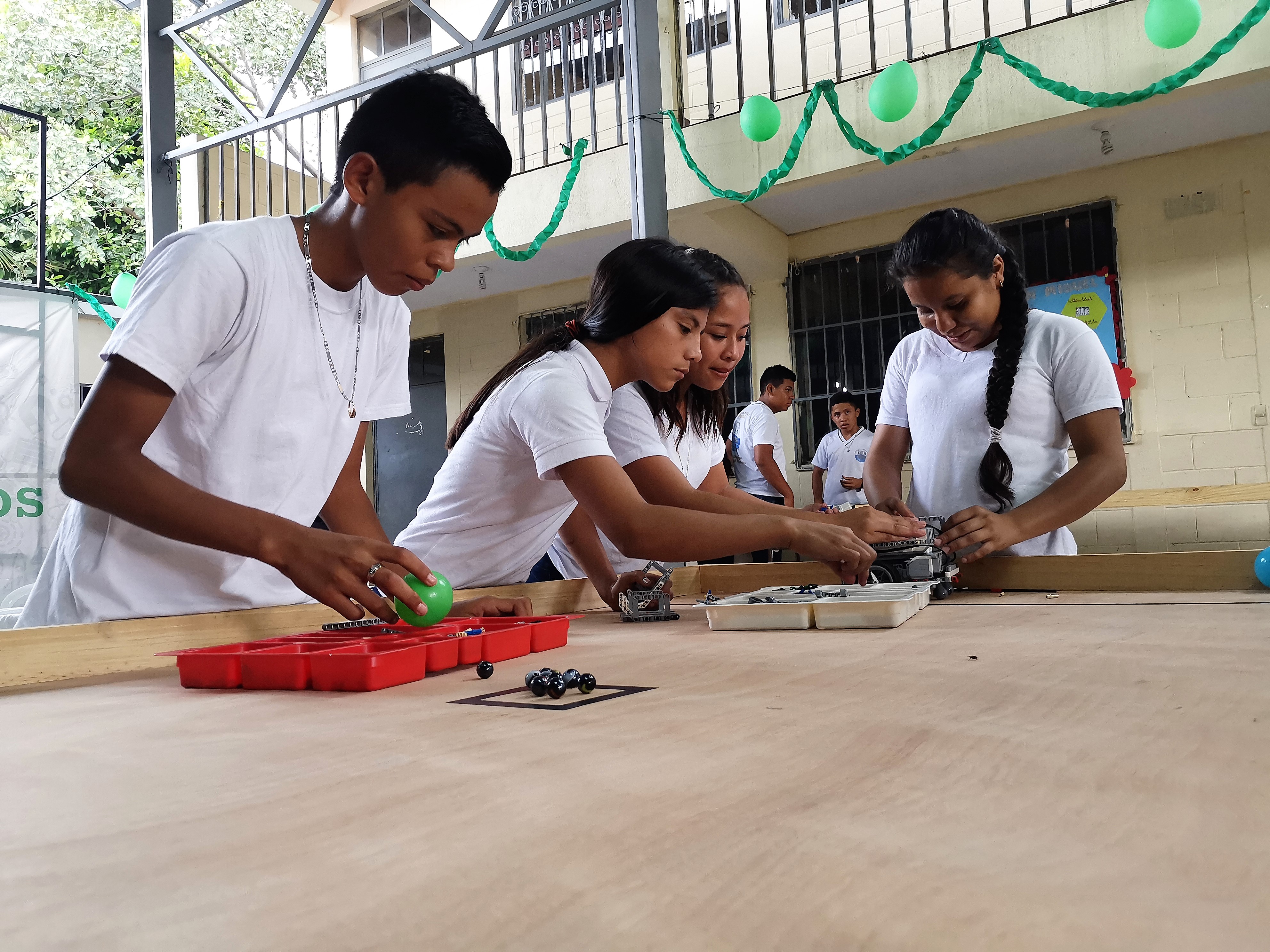 La Fundación sigue llegando a la juventud por medio de las redes sociales. (Foto Prensa Libre: cortesía Cementos Progreso)