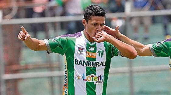 Jairo Arreola está feliz de volver a jugar futbol después del parón por el coronavirus. (Foto Prensa Libre: Hemeroteca PL)