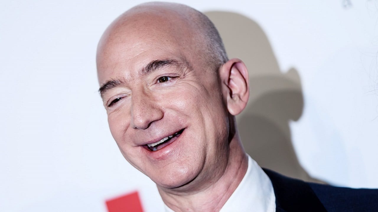 Jeff Bezos tiene un título histórico como la primera persona en tener un valor de US$200.000 millones. (Foto Prensa Libre: Forbes)
