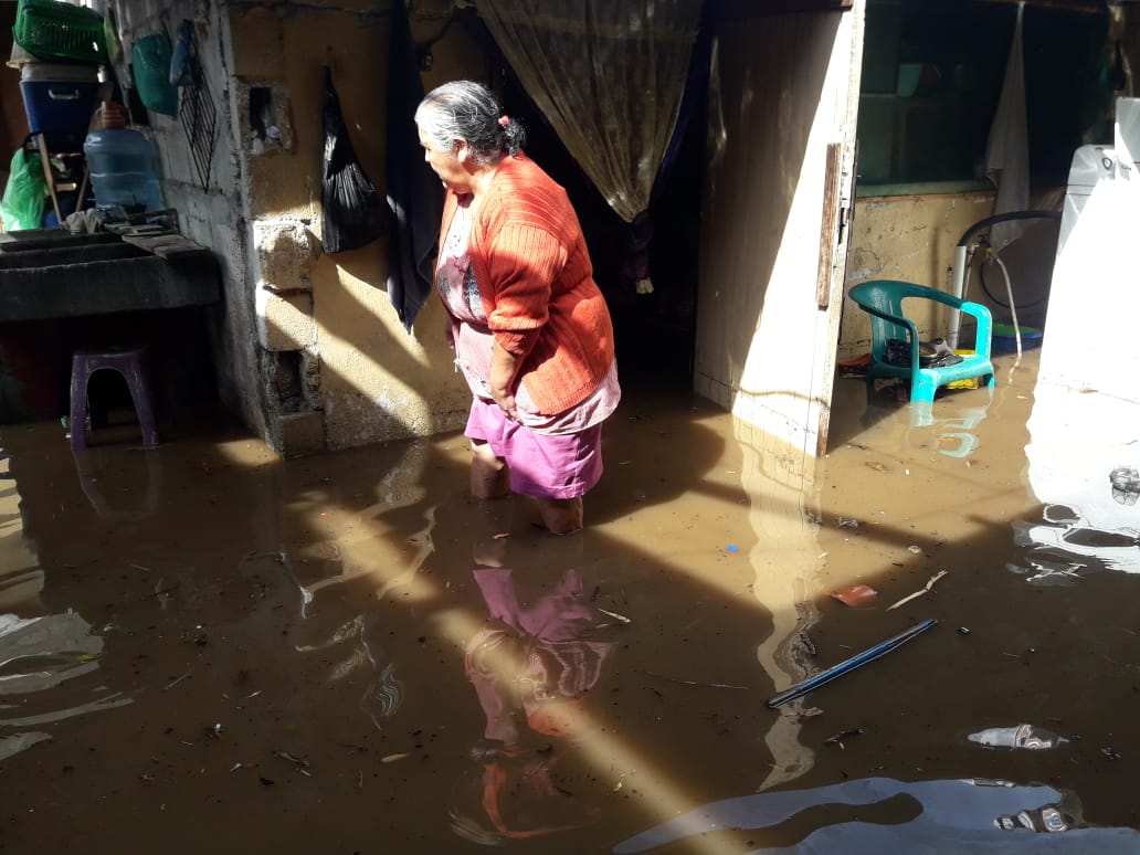 Varias viviendas se inundaron a causa de la lluvia en El Tejar, Chimaltenango. (Foto Prensa Libre: Víctor Chamalé)