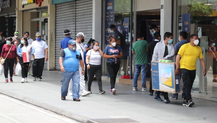 Guatemaltecos usan mascarilla para protegerse el coronavirus. (Foto Prensa Libre: Hemeroteca PL)

