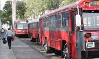 Los buses urbanos podrán circular, pero deberán cumplir normas de sanidad por el coronavirus. (Foto Prensa Libre: Hemeroteca PL)