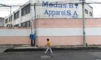 La fábrica Modas B.I Apparel cerró operaciones ante la baja de órdenes para la costura de ropa por clientes en EE. UU., y despidió a 800 trabajadores. (Foto Prensa Libre: Érick Ávila)
