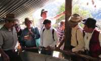 Benoit Amedee María durante una capacitación con agricultores Ixiles de Quiché. (Foto Prensa Libre: Giovanni Batz)