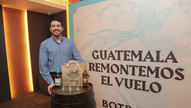 Iván Valdez, gerente global de mercadeo de Industria Licorera de Guatemala presentó la campaña. Foto Prensa Libre: Norvin Mendoza