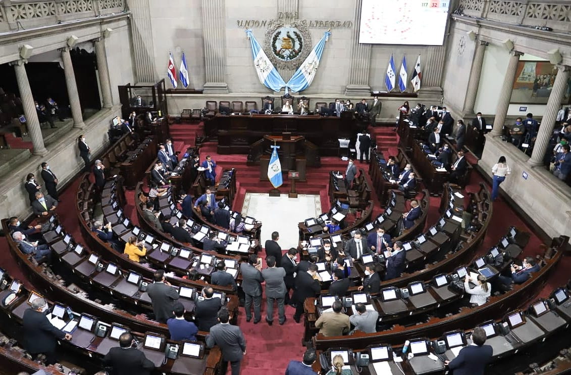 Cerca de cinco horas duro la sesión para ratificar el Estado de Calamidad solicitado para mitigar la crisis del coronavirus. Fotografía: Congreso. 