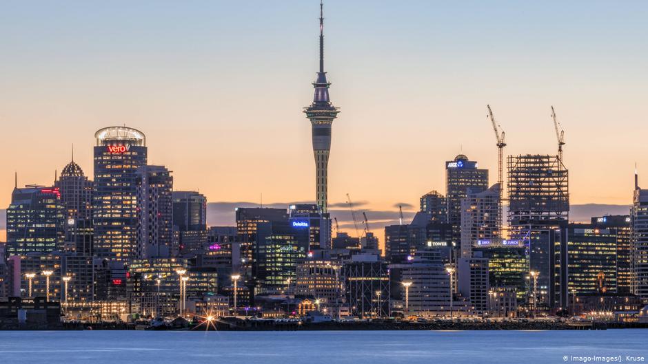 Nueva Zelanda desconfina Auckland, su más grande ciudad