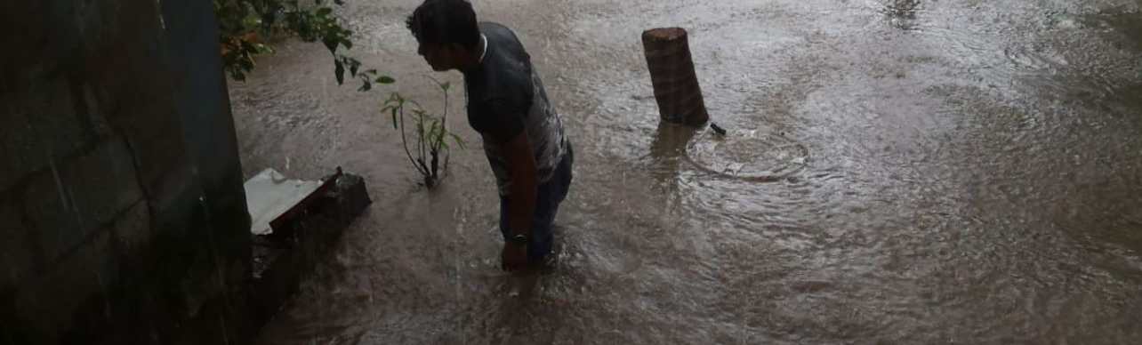 Inundaciones en la aldea Nahualate 1, San José del ídolo, Suchitepéquez. (Foto Prensa Libre: Conred)
