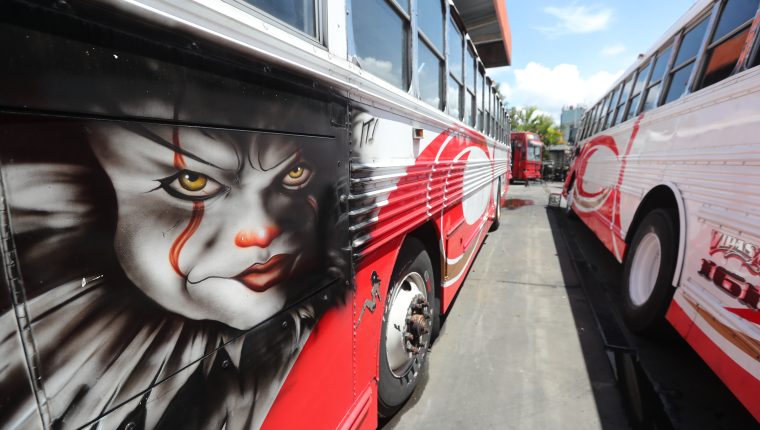 Los buses que no llenen las condiciones para prestar el servicio tendrían que salir de circulación, según una sugerencia de las autoridades. Fotografía: Prensa Libre (Erick Avila). 