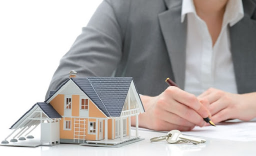 Los precios de la vivienda van a cambiar de acuerdo con el mercado. Muchas personas han perdido sus ingresos o se han reducido, esto hará que la compra de casa se maneje con precaución y análisis. (Foto Prensa Libre: Shutterstock)